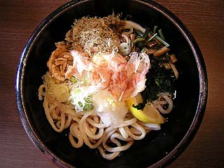 まんでがんぶっかけうどん580円