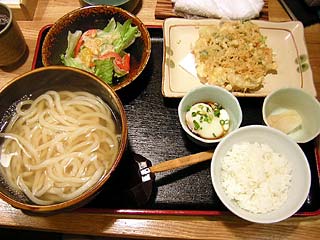 小エビ掻き揚げうどん780円（ランチ）