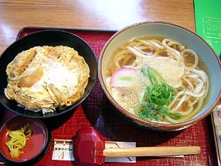 カツ丼セット（温）930円