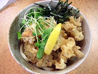 鳥天ぷらぶっかけうどん（冷）700円