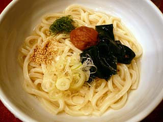 冷やし梅うどん730円（仮）（済みません。正確なメニュー名と値段は後日確認します…）