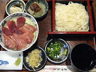 稲庭うどんとまぐろ丼セット900円