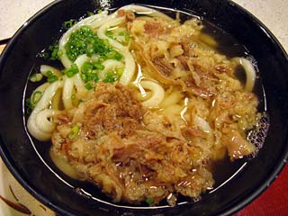 肉うどん並590円