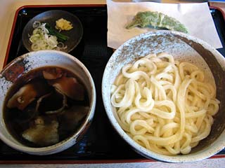 釜揚げうどん小550円+肉汁50円