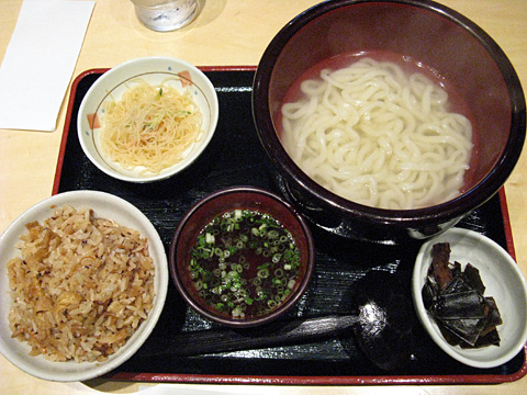 釜揚げうどん（五目ご飯セット）750円