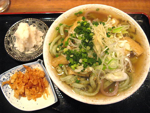 きざみうどん700円+大根うどん100円