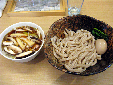 肉汁うどん並730円