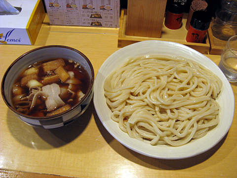 肉汁うどん中盛680円