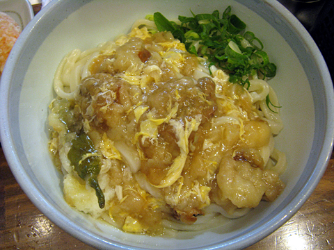 温「大」カキ天かき玉うどん550円