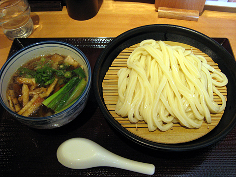 肉汁うどん小盛680円