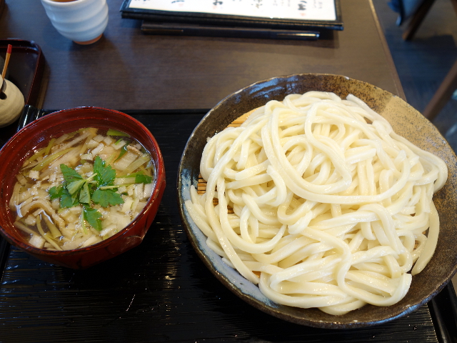 肉煮干しつけうどん750円+大盛り100円