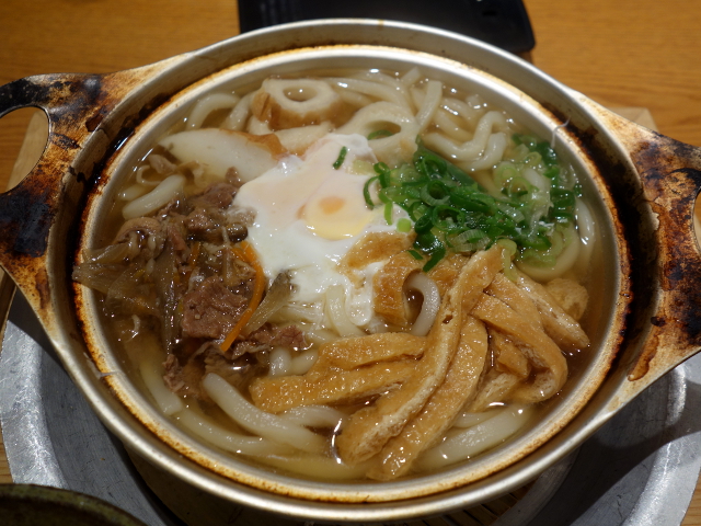 松山名物鍋焼きうどん850円