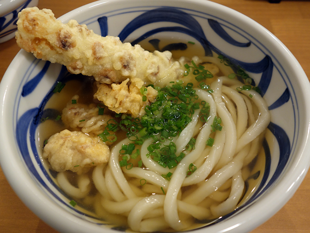 とりちくわ天うどん750円