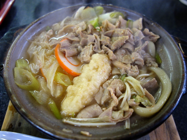 もつ煮込みうどん850円