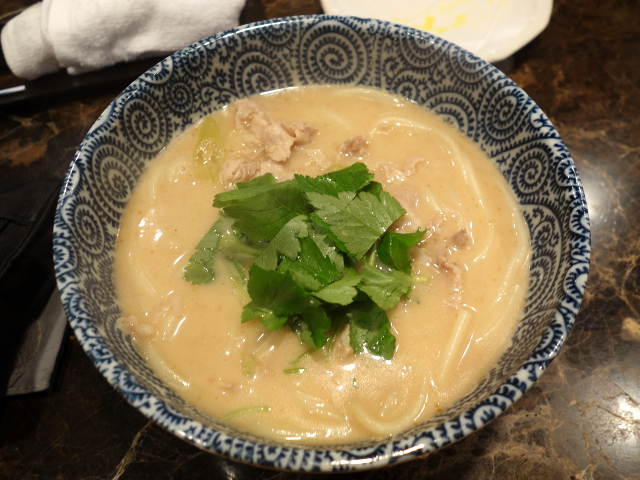 ごま風味うどん900円