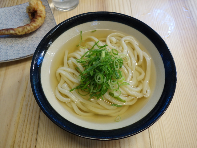 かけうどん(ひやあつ)中500円