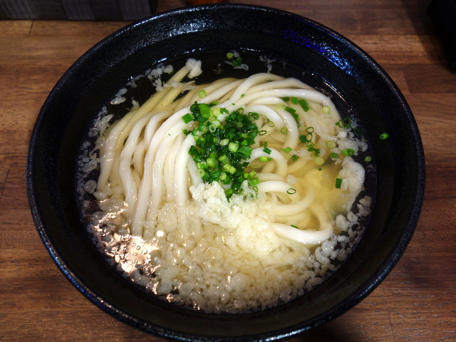 冷あつうどん 648円