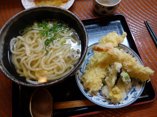 天ぷらうどん950円