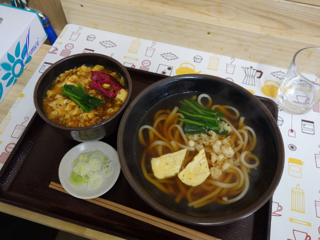 かき玉丼(小)とうどん600円