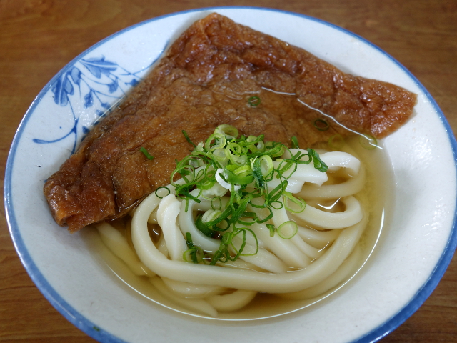 かけうどん1玉210円+お揚げ100円