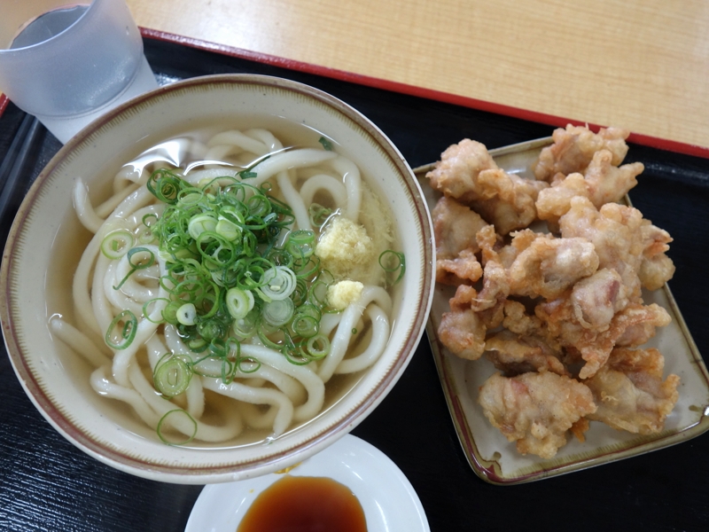 かけうどん1玉250円+とり天バラシ200円