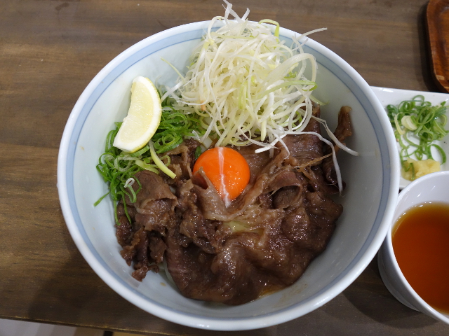 極上の肉うどん1600円