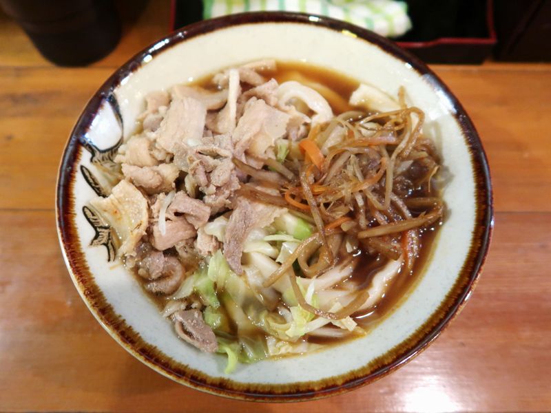 かけうどん肉キャベツ700円