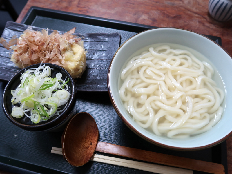 釜揚げうどん+栃尾納豆天のセット800円