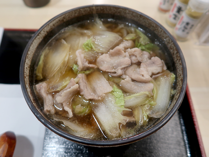 豚バラと白菜出汁のおいしいうどん800円