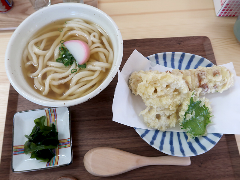 かけうどん500円+セット天ぷら220円